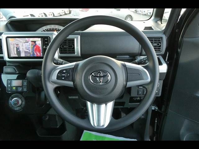 Toyota Pixis Mega 2017-06 28683-3