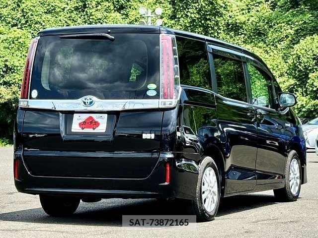 Toyota NOAH HYBRID 2018-06 365171-2