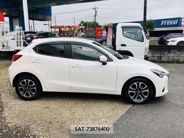 Mazda DEMIO 2015-11 267661-3
