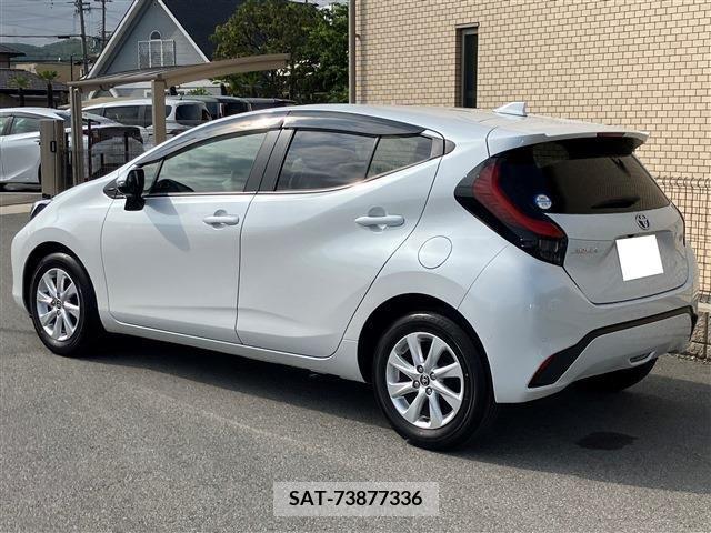 Toyota AQUA 2023-01 313352-4