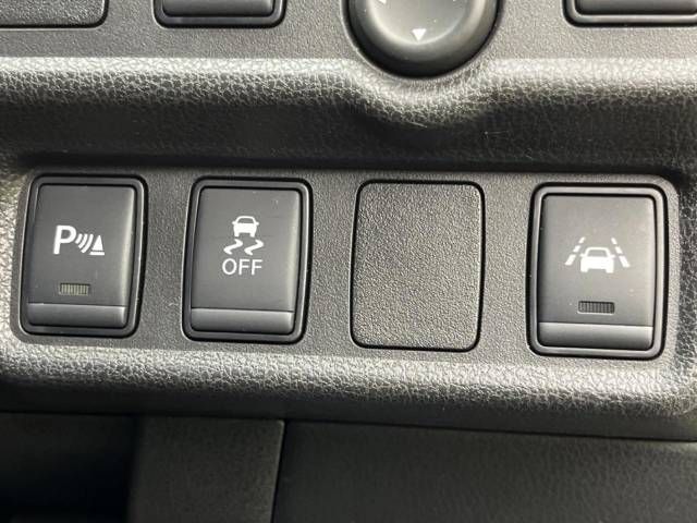 Nissan NOTE 2018-10 28820-5