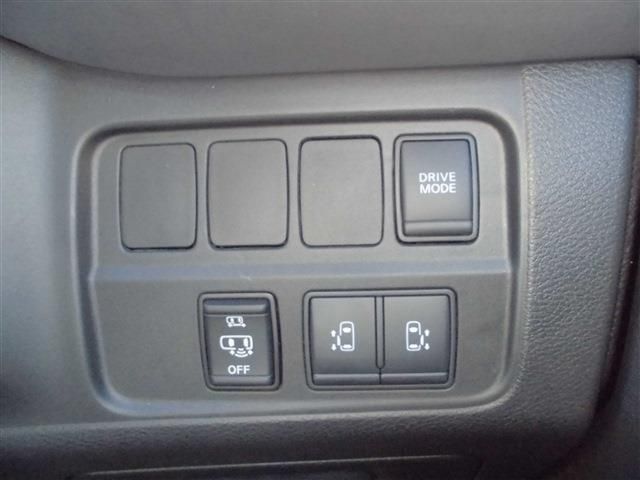 Nissan SERENA 2020-11 182215-17