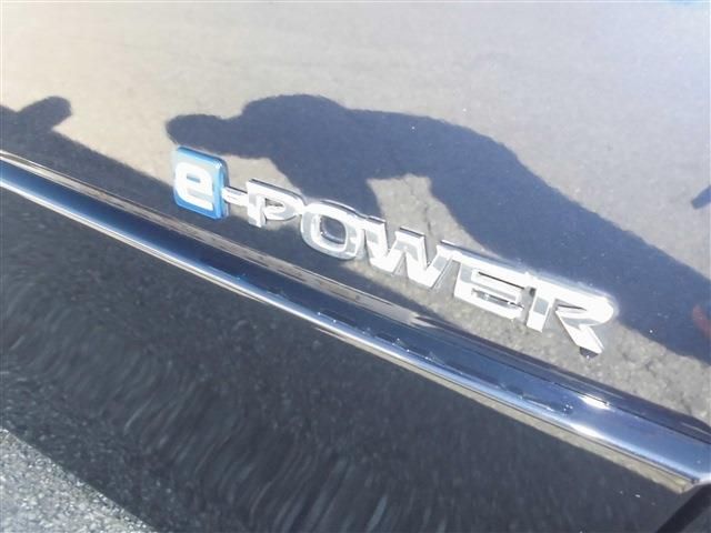 Nissan SERENA 2020-11 182215-29