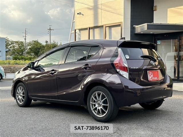 Toyota AQUA 2016-03 389280-4