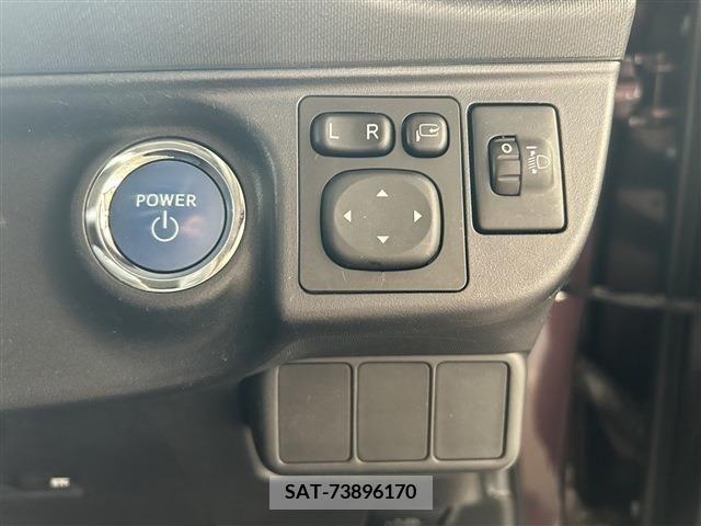 Toyota AQUA 2016-03 389280-14