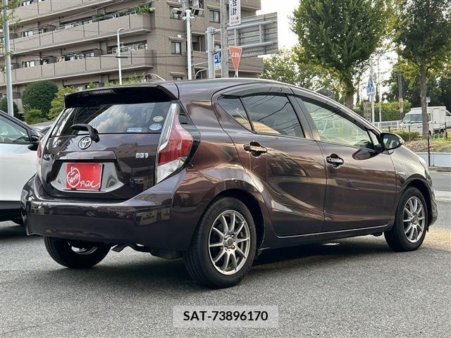 Toyota AQUA 2016-03 389280-3