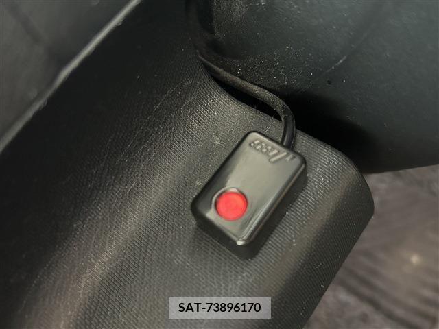 Toyota AQUA 2016-03 389280-13