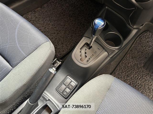Toyota AQUA 2016-03 389280-11