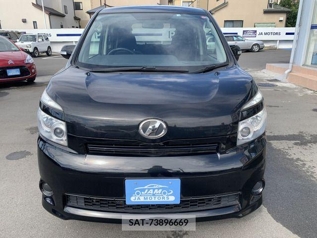 Toyota VOXY 2010-03 200941-4