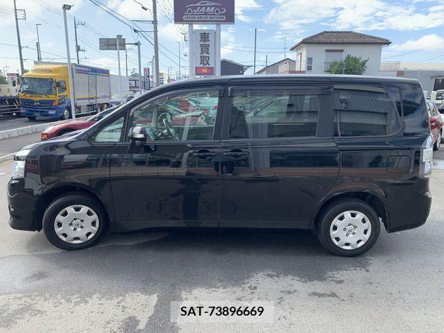 Toyota VOXY 2010-03 200941-6