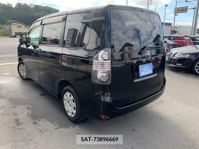 Toyota VOXY 2010-03 200941-7