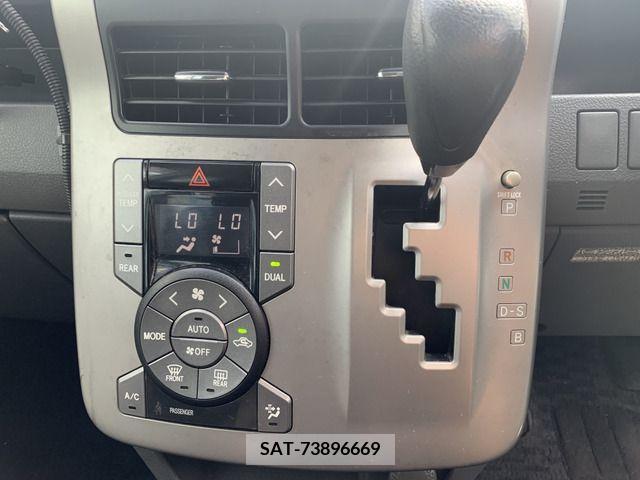 Toyota VOXY 2010-03 200941-19