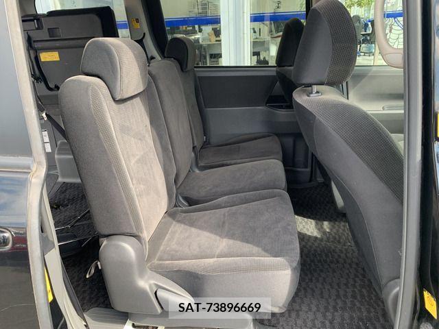 Toyota VOXY 2010-03 200941-11