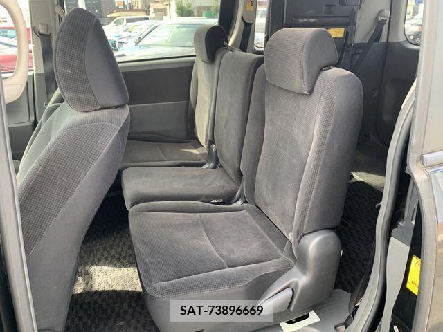 Toyota VOXY 2010-03 200941-13