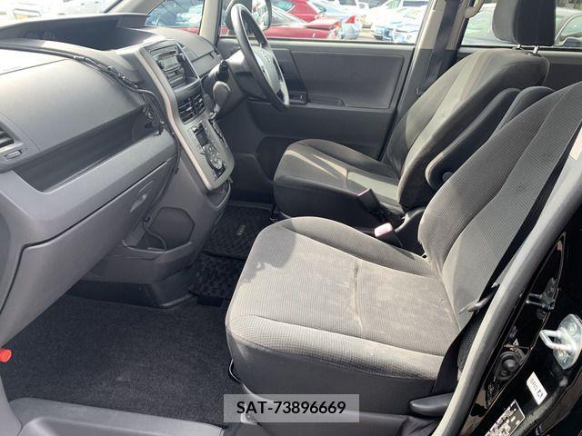 Toyota VOXY 2010-03 200941-14