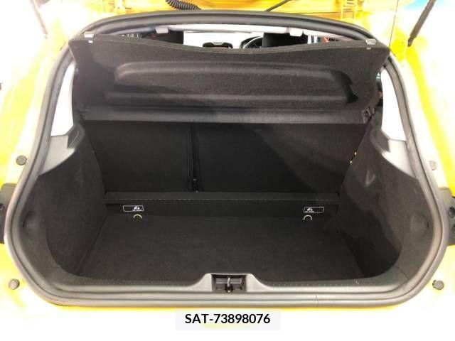 Renault LUTECIA 2016-06 337952-10