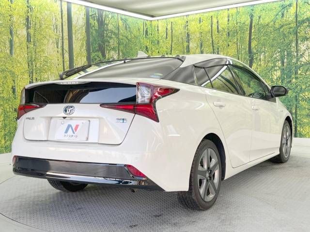 Toyota PRIUS 2019-05 180979-17