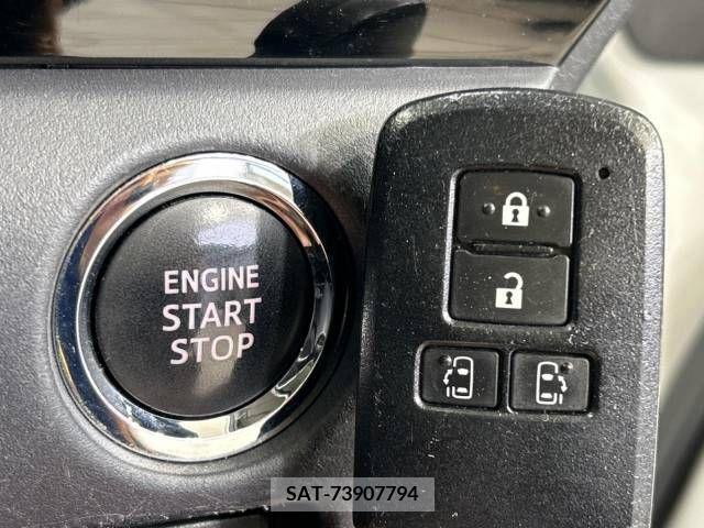 Toyota VOXY 2017-03 288917-7