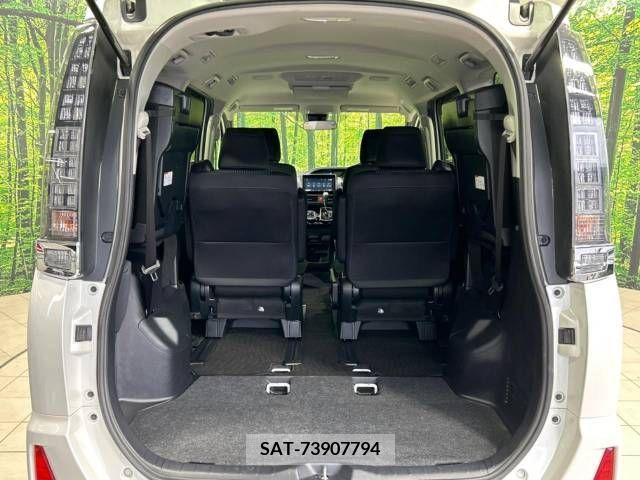 Toyota VOXY 2017-03 288917-11