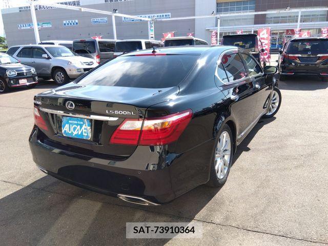Lexus LS 2011-05 388315-1