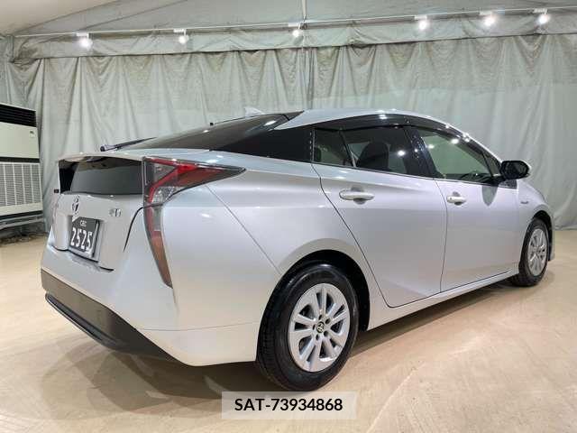 Toyota PRIUS 2016-01 200521-8