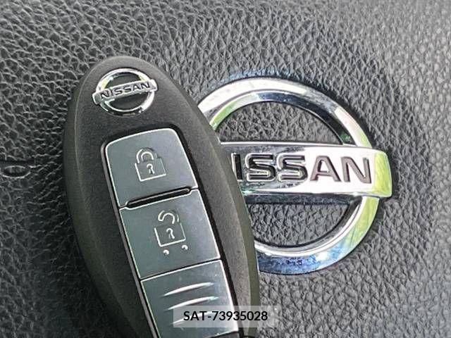 Nissan TIIDA 2012-06 252188-5