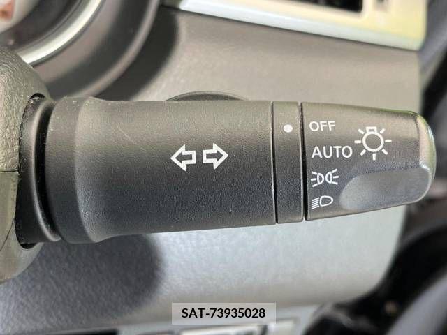 Nissan TIIDA 2012-06 252188-6