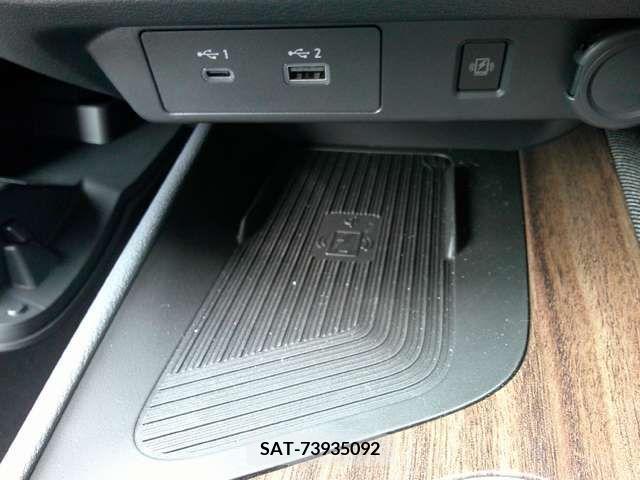 Nissan AURA 2023-09 232684-9