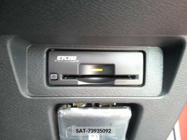 Nissan AURA 2023-09 232684-7