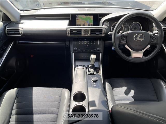 Lexus IS 2013-07 210336-4