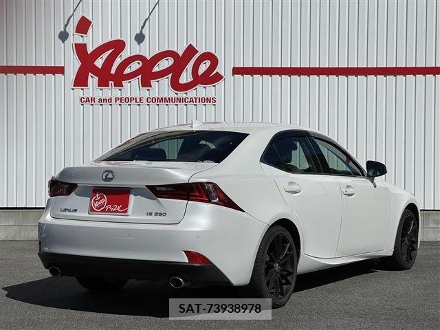Lexus IS 2013-07 210336-2