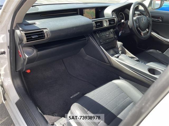 Lexus IS 2013-07 210336-15