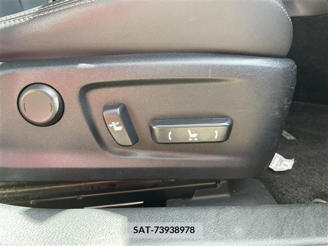 Lexus IS 2013-07 210336-12