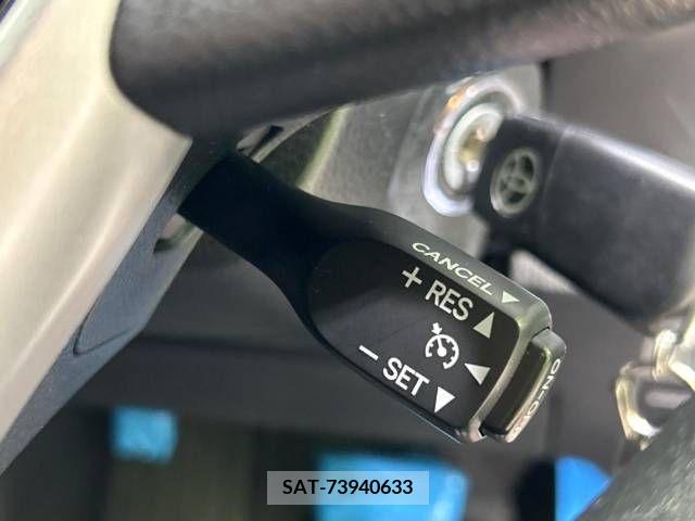 Toyota NOAH 2021-04 279536-6