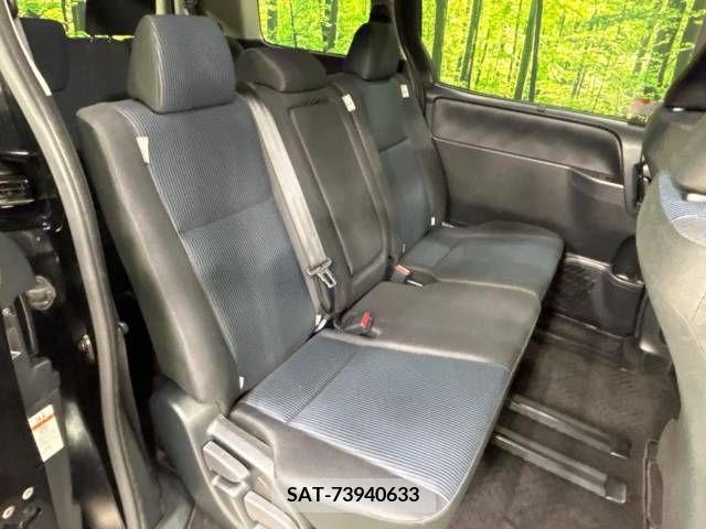 Toyota NOAH 2021-04 279536-9