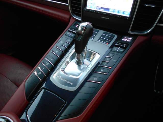 Porsche PANAMERA 2014-08 23534-12