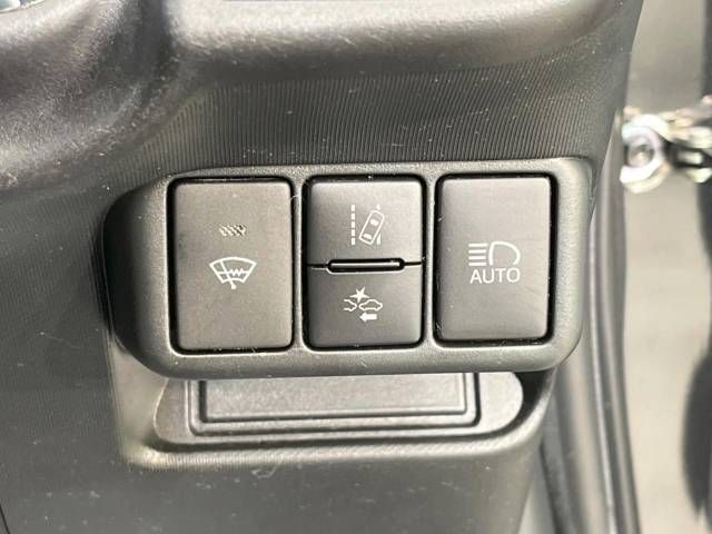 Toyota AQUA 2017-06 8790-5