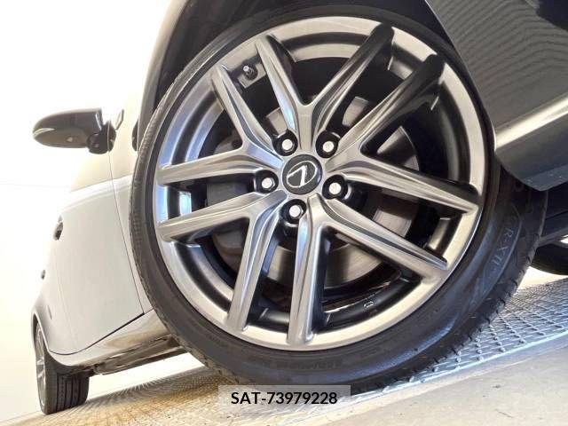 Lexus IS 2015-08 354960-13