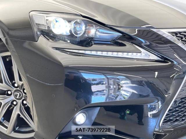 Lexus IS 2015-08 354960-12