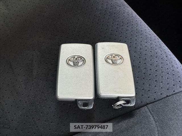 Toyota VELLFIRE 2010-11 384897-29