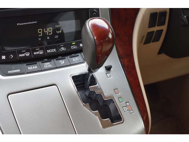 Toyota VELLFIRE 2011-01 18790-8