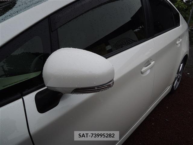 Toyota PRIUS 2012-08 322012-7