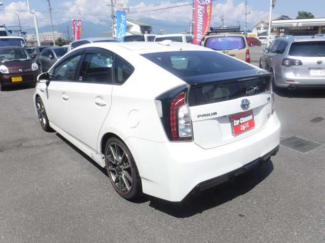 Toyota PRIUS 2013-02 6087-7
