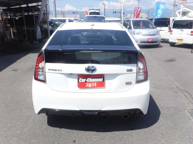 Toyota PRIUS 2013-02 6087-2