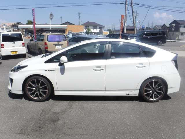Toyota PRIUS 2013-02 6087-5