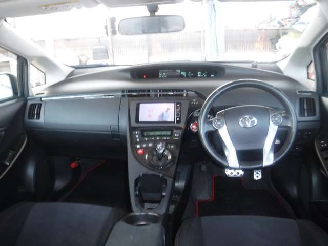Toyota PRIUS 2013-02 6087-8