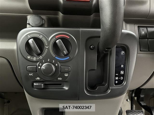 Suzuki EVERY 2018-02 301598-12
