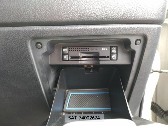 Toyota NOAH 2012-01 321325-15