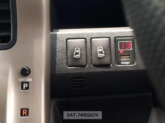 Toyota NOAH 2012-01 321325-19