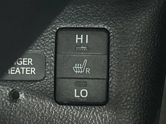 Toyota PRIUS 2016-10 19696-4